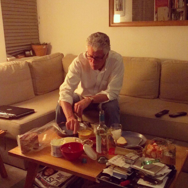 dad looks like anthony bourdain